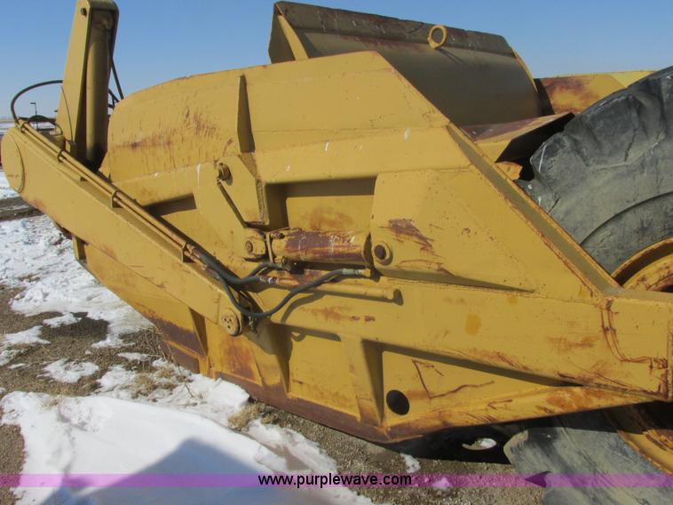 image for item E5298 Shop built hydraulic pull scraper