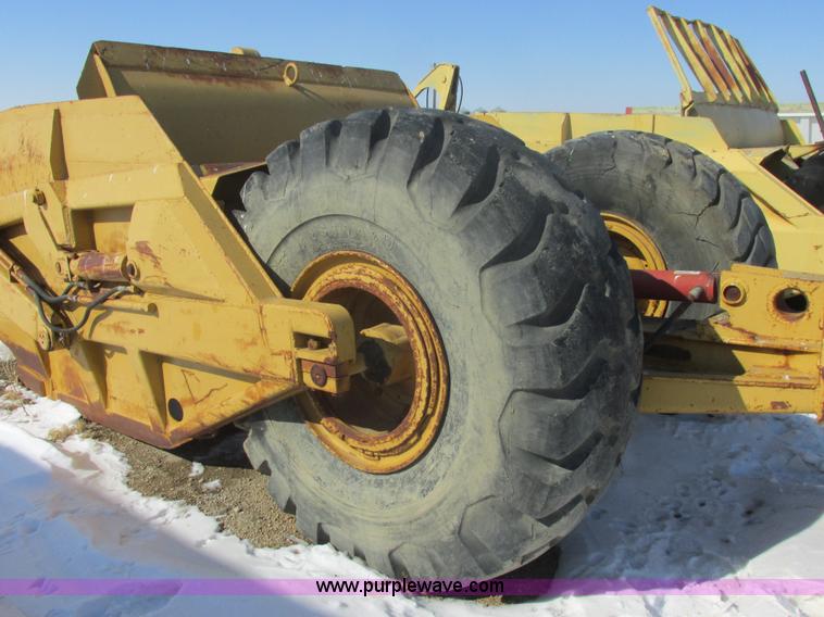 image for item E5298 Shop built hydraulic pull scraper