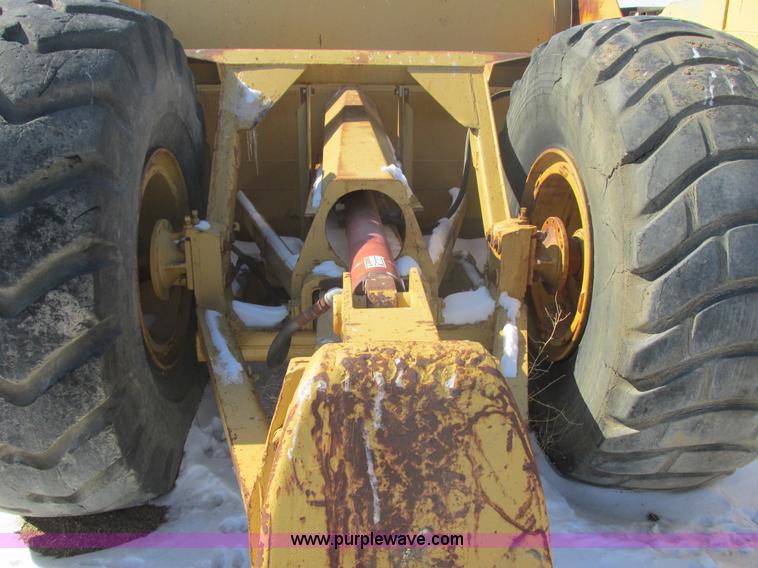 image for item E5298 Shop built hydraulic pull scraper