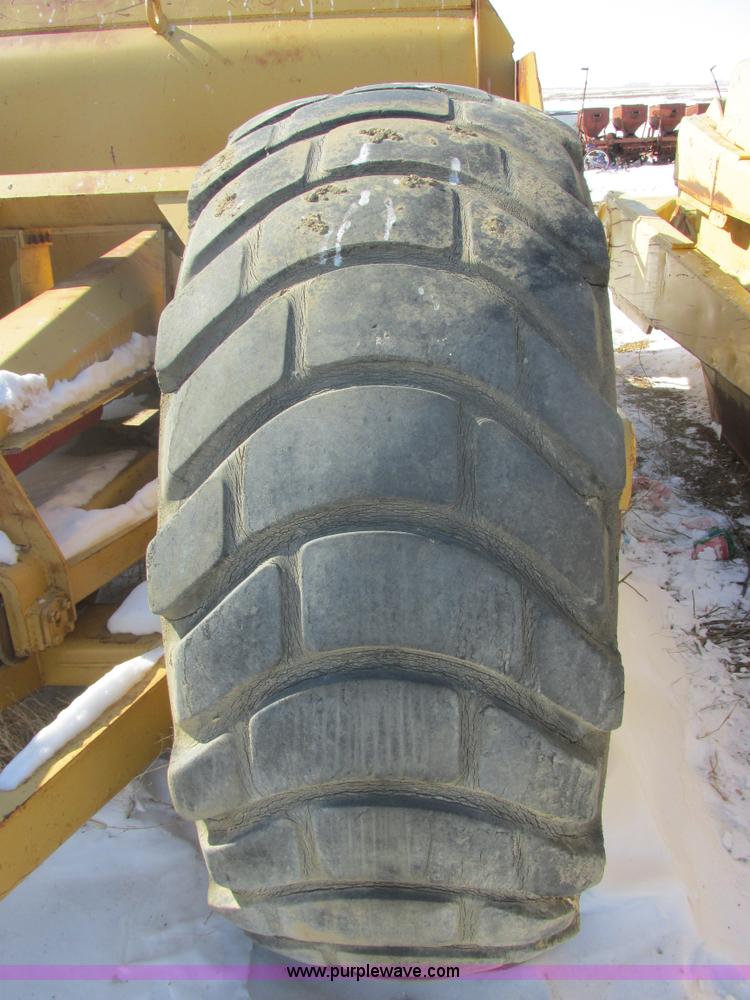 image for item E5298 Shop built hydraulic pull scraper