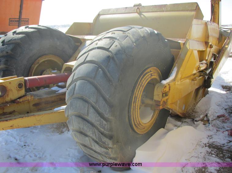 image for item E5298 Shop built hydraulic pull scraper