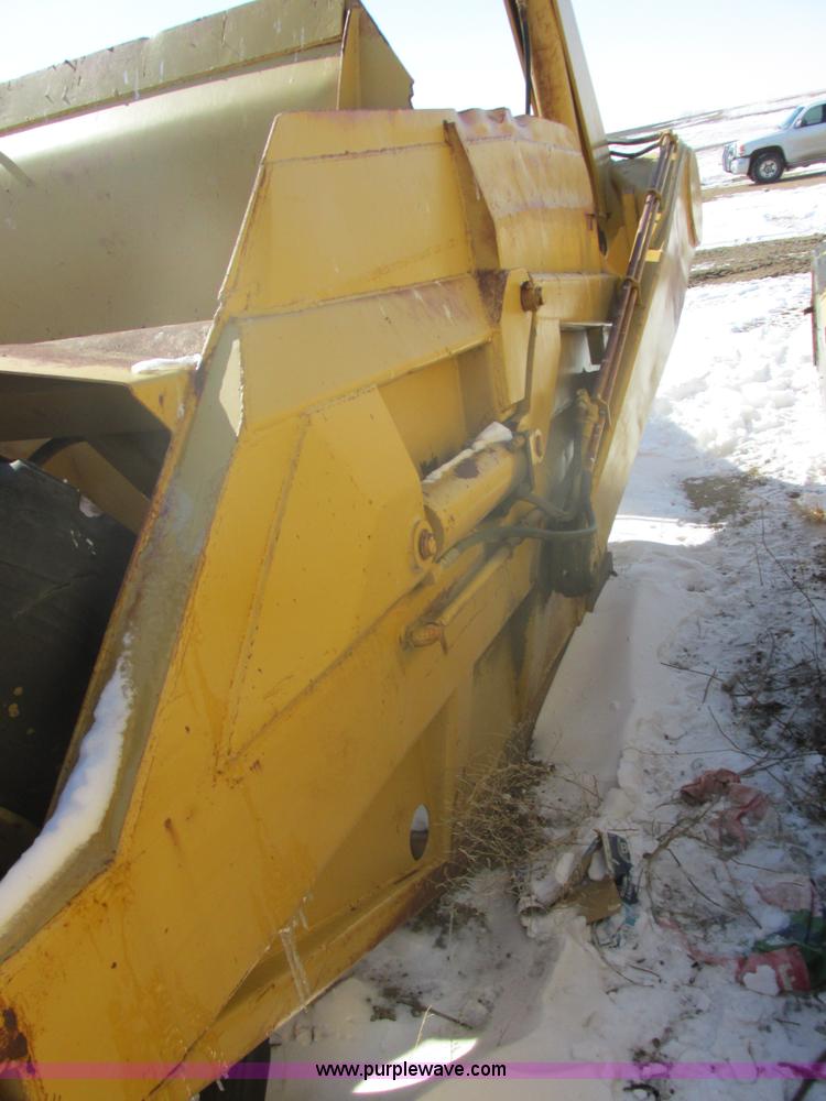 image for item E5298 Shop built hydraulic pull scraper