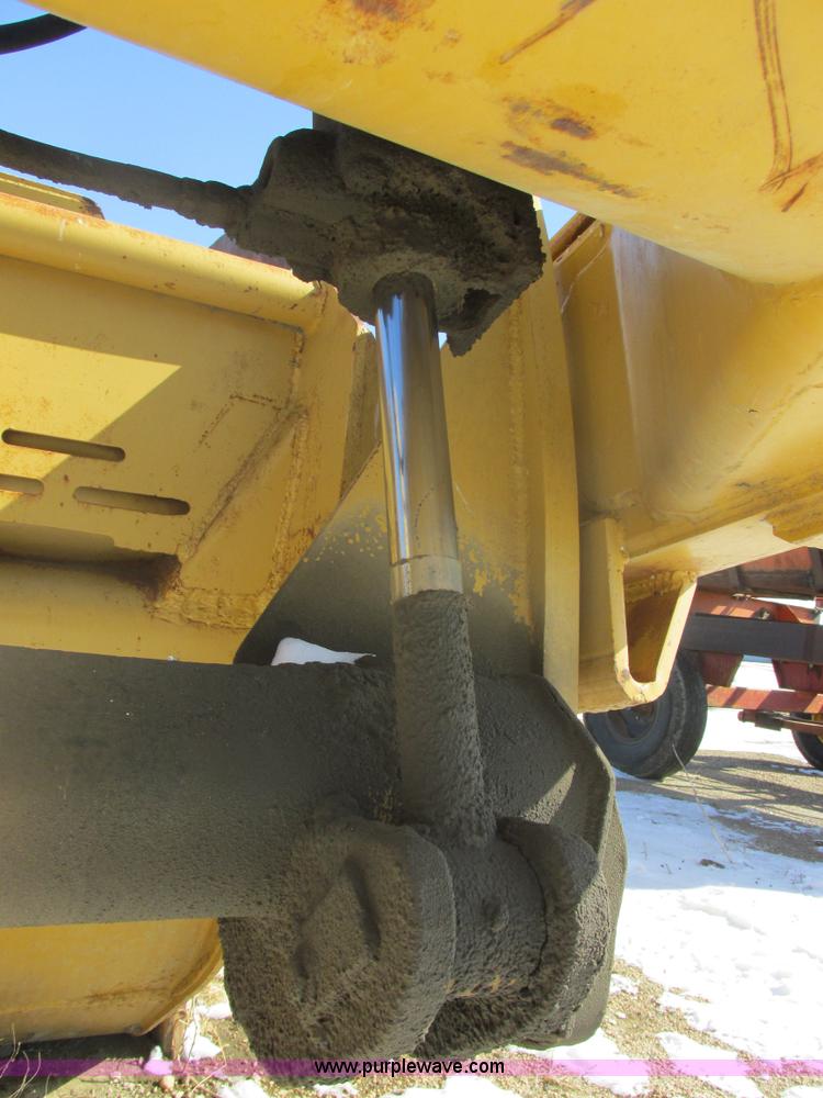 image for item E5298 Shop built hydraulic pull scraper