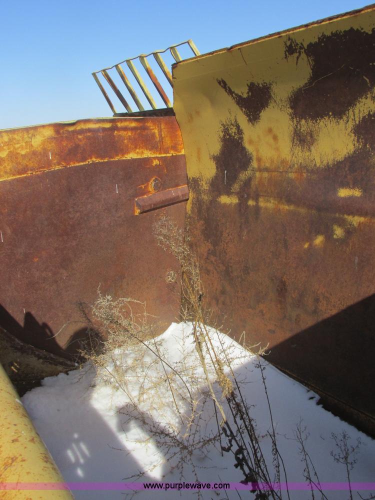 image for item E5298 Shop built hydraulic pull scraper