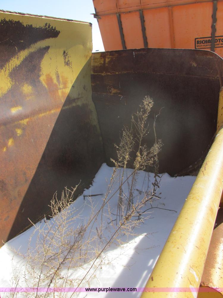 image for item E5298 Shop built hydraulic pull scraper