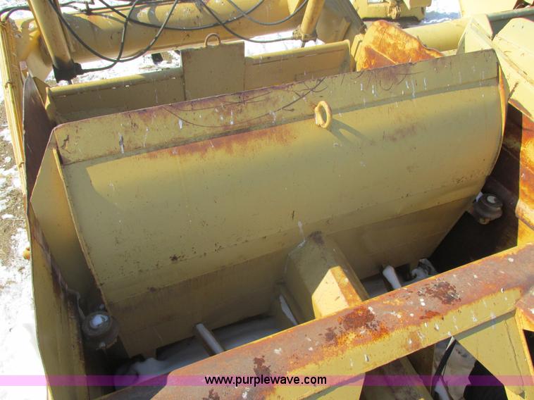 image for item E5298 Shop built hydraulic pull scraper