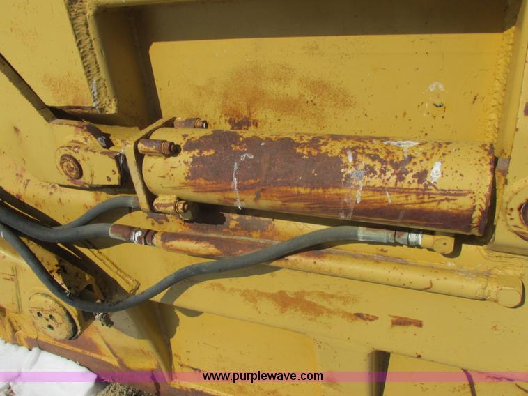 image for item E5298 Shop built hydraulic pull scraper