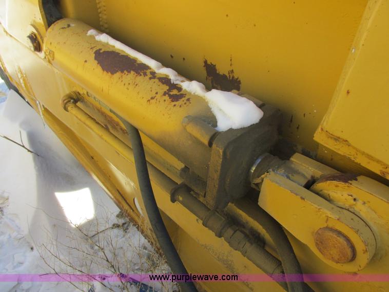 image for item E5298 Shop built hydraulic pull scraper