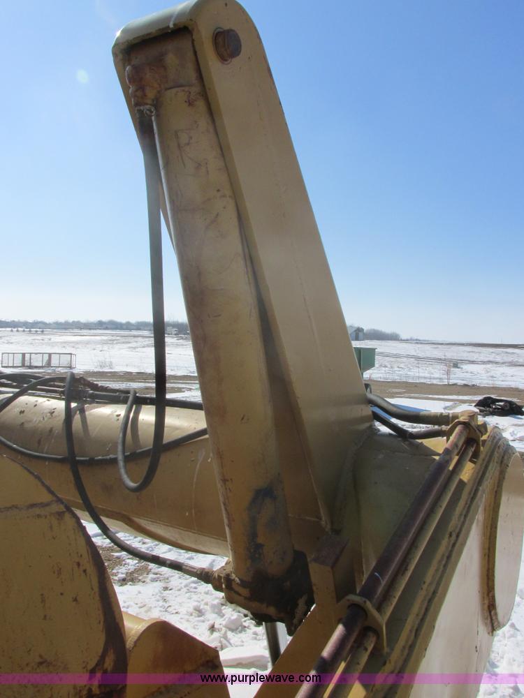 image for item E5298 Shop built hydraulic pull scraper