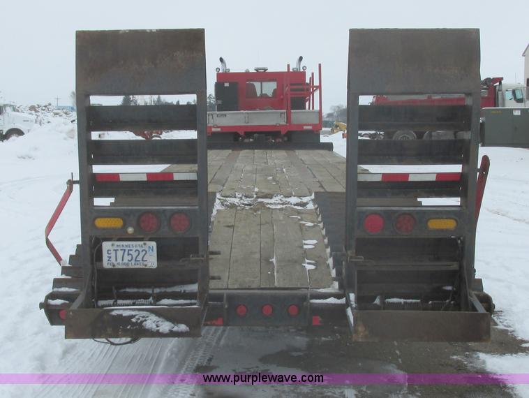 image for item E5323 2007 Cashman C-50 triple axle trailer