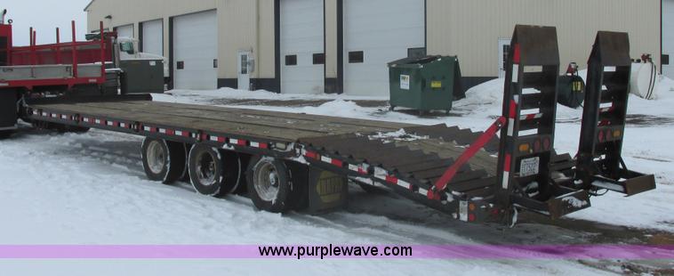 image for item E5323 2007 Cashman C-50 triple axle trailer