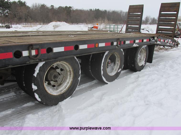 image for item E5323 2007 Cashman C-50 triple axle trailer