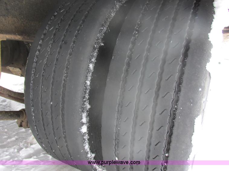 image for item E5323 2007 Cashman C-50 triple axle trailer