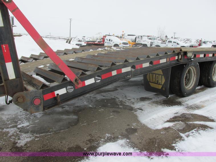 image for item E5323 2007 Cashman C-50 triple axle trailer