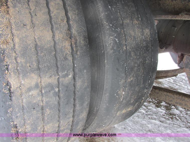 image for item E5323 2007 Cashman C-50 triple axle trailer