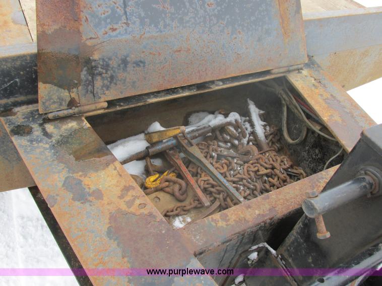 image for item E5323 2007 Cashman C-50 triple axle trailer