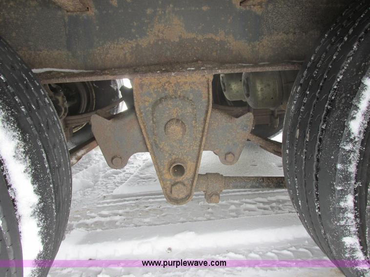 image for item E5323 2007 Cashman C-50 triple axle trailer