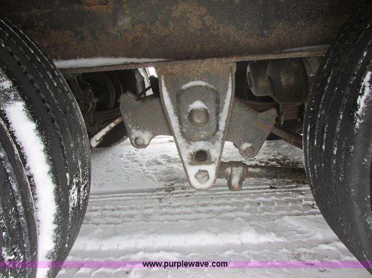 image for item E5323 2007 Cashman C-50 triple axle trailer