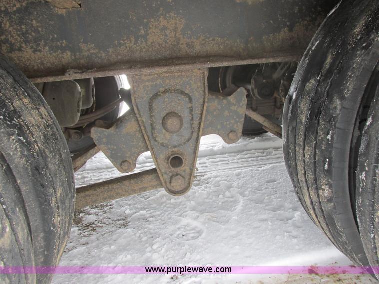 image for item E5323 2007 Cashman C-50 triple axle trailer