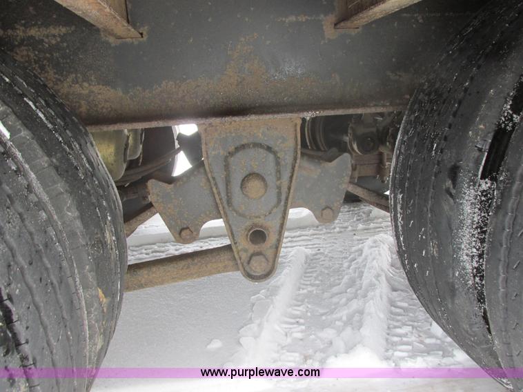 image for item E5323 2007 Cashman C-50 triple axle trailer