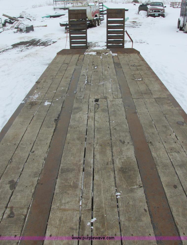 image for item E5323 2007 Cashman C-50 triple axle trailer