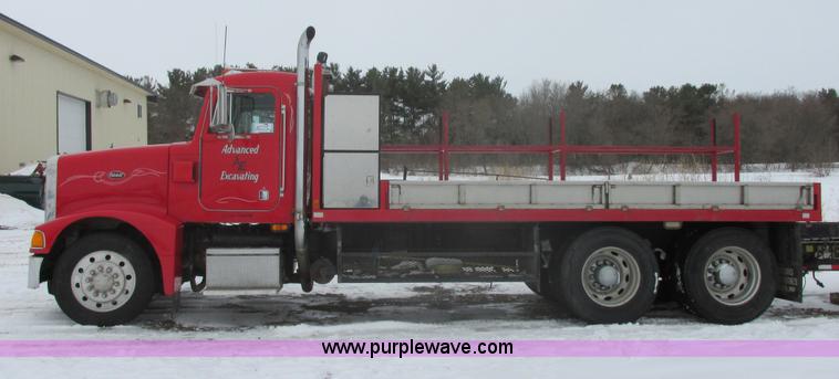 image for item E5324 1993 Peterbilt 375 utility truck
