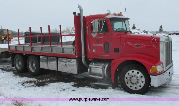 image for item E5324 1993 Peterbilt 375 utility truck