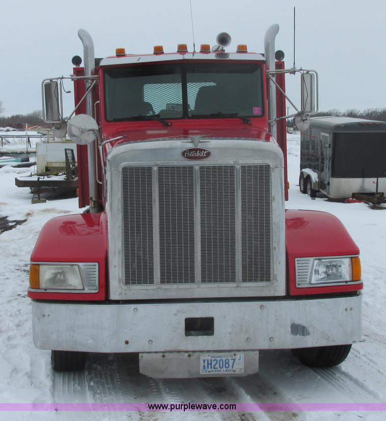 image for item E5324 1993 Peterbilt 375 utility truck