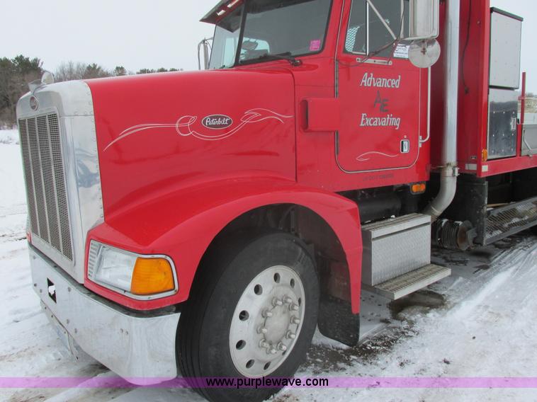 image for item E5324 1993 Peterbilt 375 utility truck