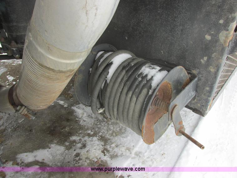 image for item E5324 1993 Peterbilt 375 utility truck