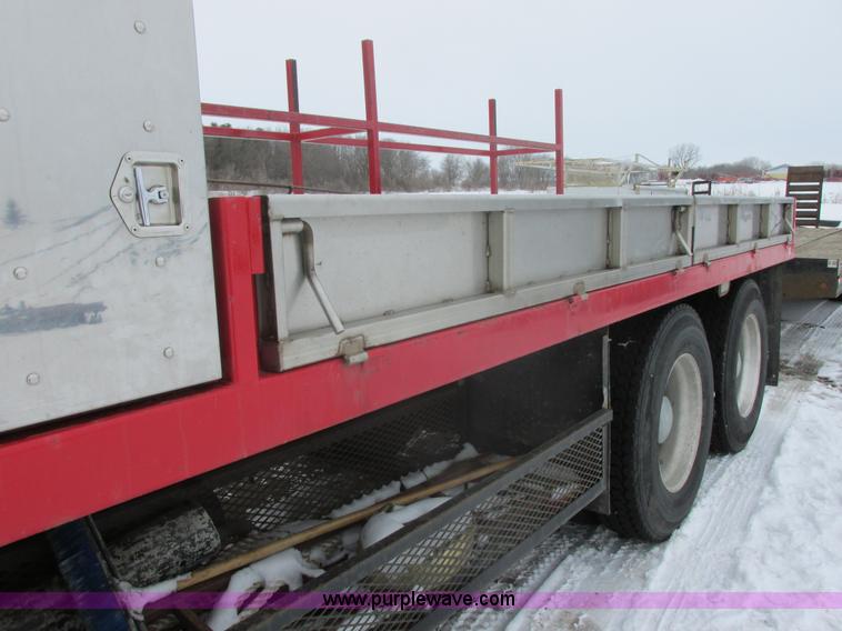 image for item E5324 1993 Peterbilt 375 utility truck