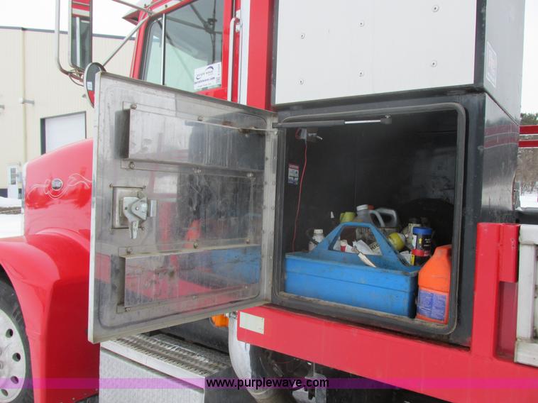 image for item E5324 1993 Peterbilt 375 utility truck