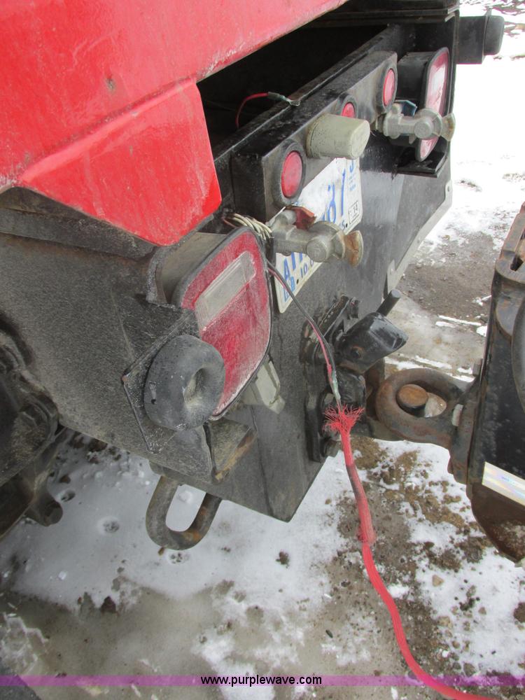 image for item E5324 1993 Peterbilt 375 utility truck