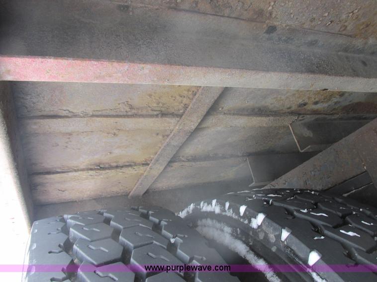 image for item E5324 1993 Peterbilt 375 utility truck