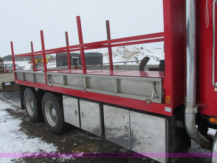 image for item E5324 1993 Peterbilt 375 utility truck