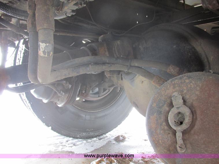 image for item E5324 1993 Peterbilt 375 utility truck