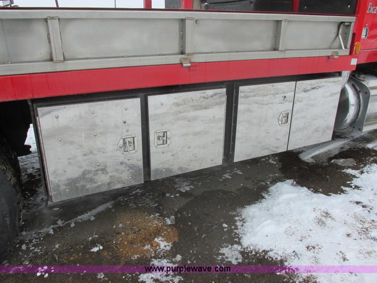 image for item E5324 1993 Peterbilt 375 utility truck