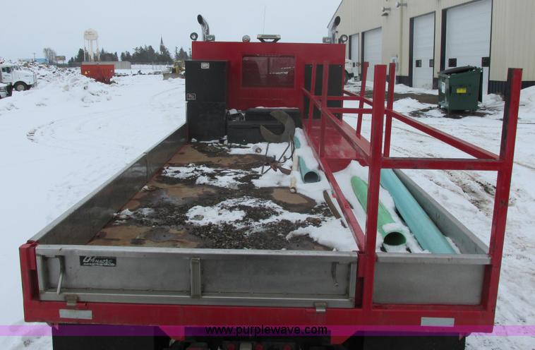 image for item E5324 1993 Peterbilt 375 utility truck