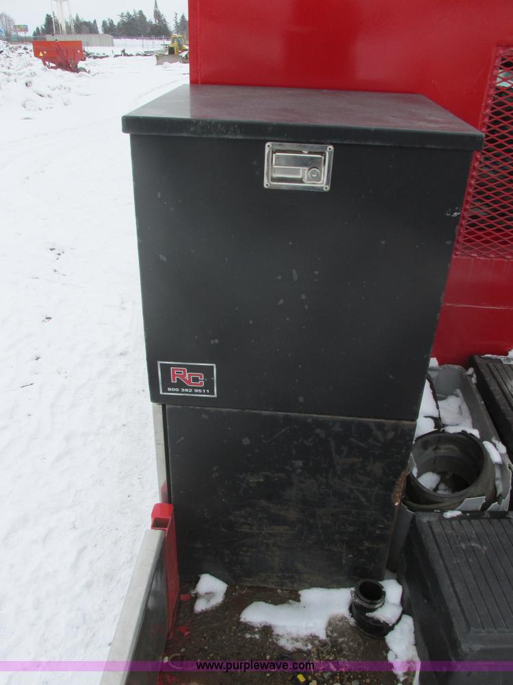 image for item E5324 1993 Peterbilt 375 utility truck