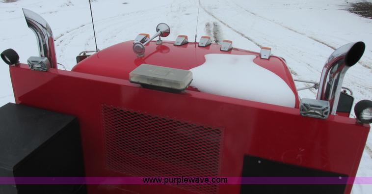 image for item E5324 1993 Peterbilt 375 utility truck