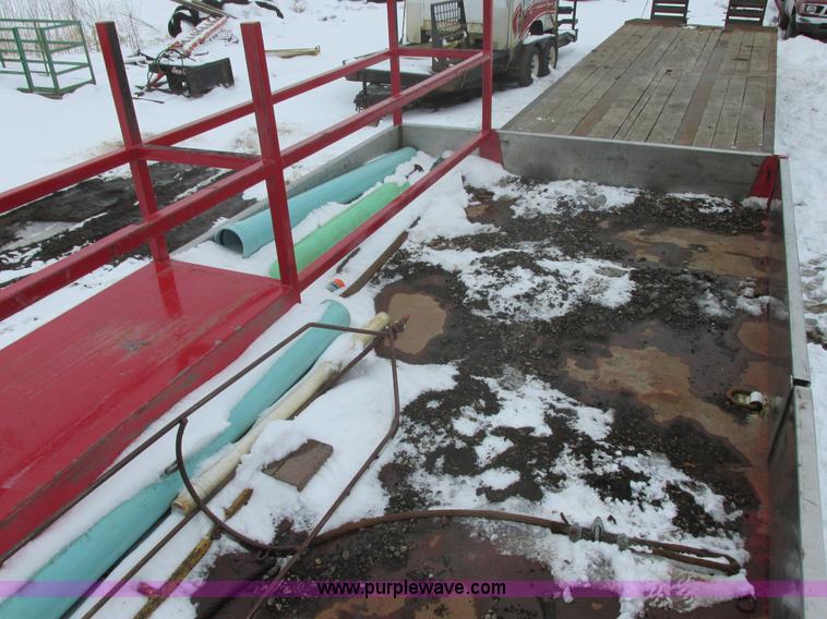 image for item E5324 1993 Peterbilt 375 utility truck