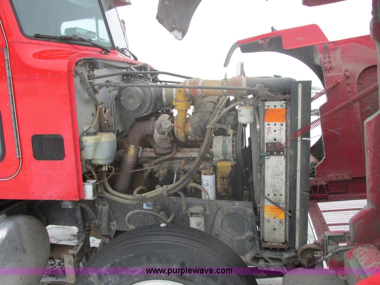 image for item E5324 1993 Peterbilt 375 utility truck