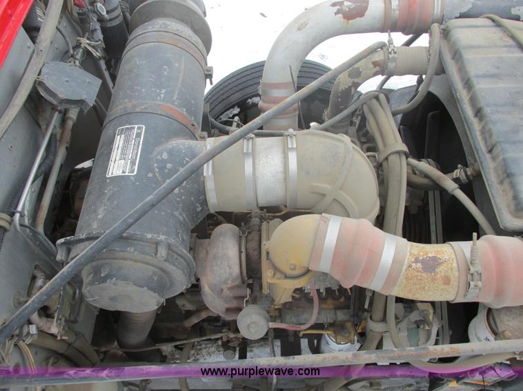 image for item E5324 1993 Peterbilt 375 utility truck