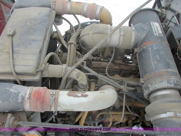 image for item E5324 1993 Peterbilt 375 utility truck