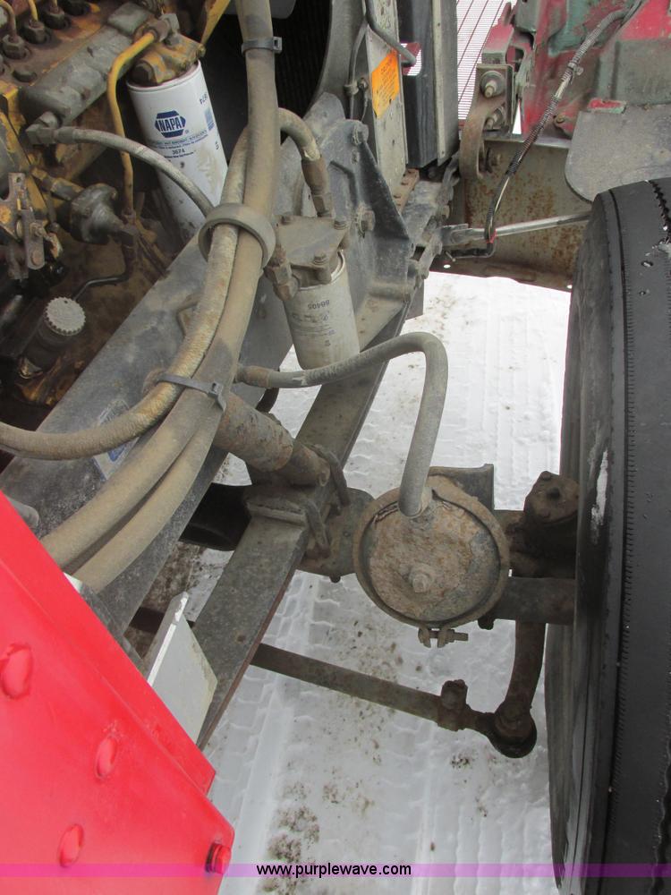 image for item E5324 1993 Peterbilt 375 utility truck