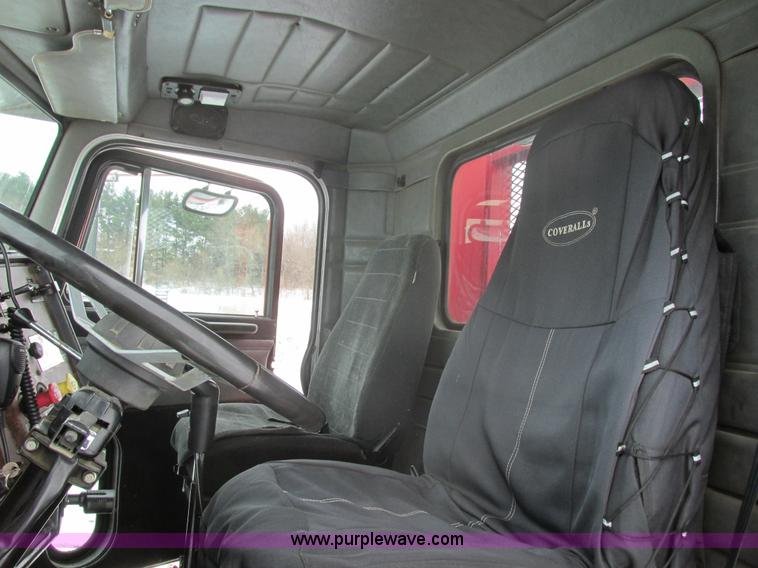 image for item E5324 1993 Peterbilt 375 utility truck