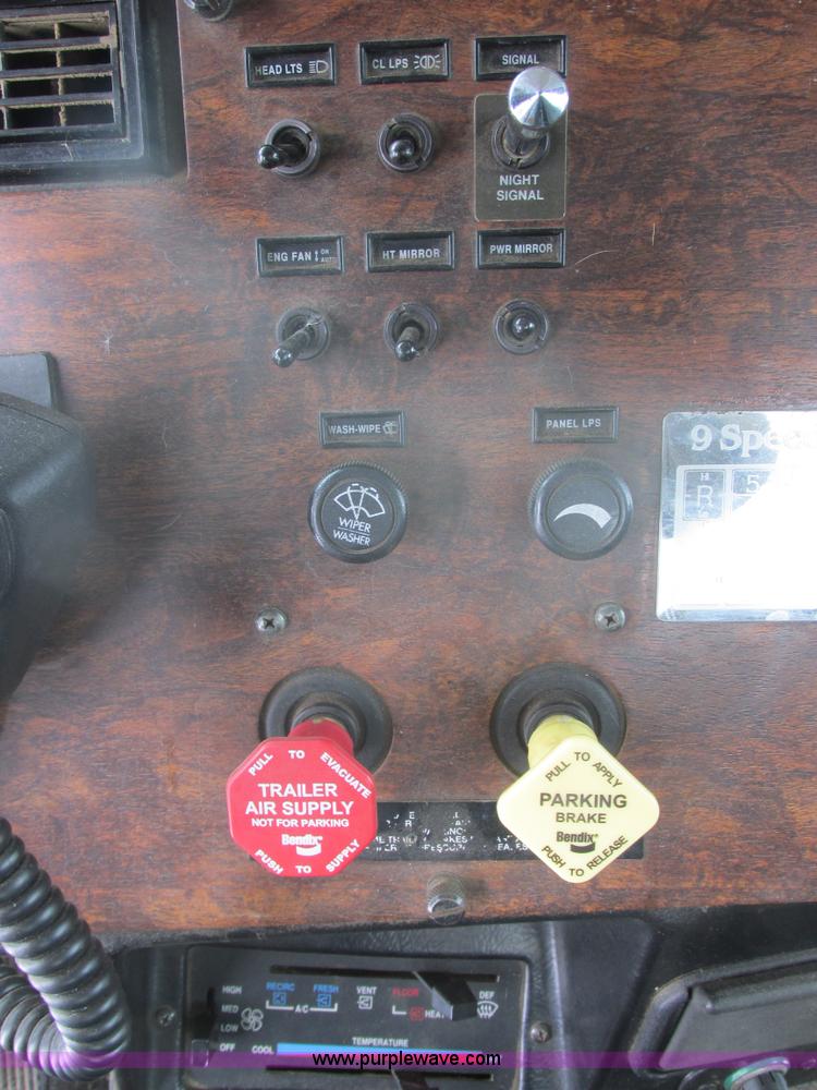 image for item E5324 1993 Peterbilt 375 utility truck