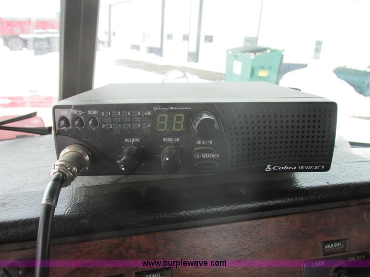 image for item E5324 1993 Peterbilt 375 utility truck