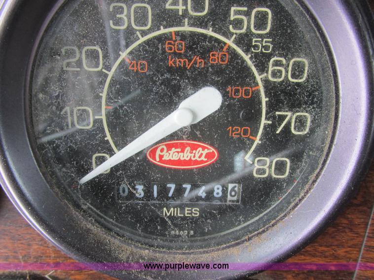 image for item E5324 1993 Peterbilt 375 utility truck