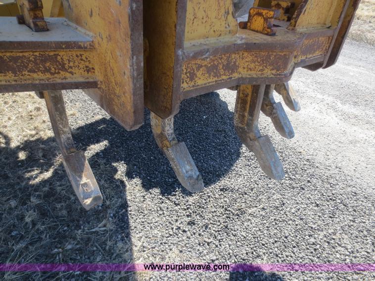 image for item F6836 1999 Caterpillar 120H articulated motor grader